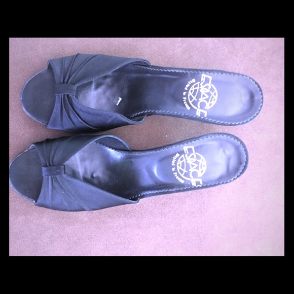 Espace satin slide Parisian Brand Size 8 1/2 - Picture 1 of 3